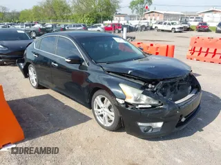 2015 Nissan Altima SL with VIN 1N4BL3AP2FC481413, listed as a IAAI auction lot 42079875 with 176,513 mi miles and . Bid and sale history available at carsss.com. Image 1.