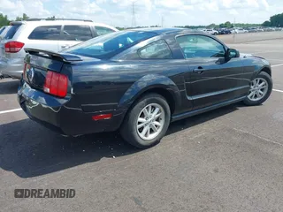 2005 Ford Mustang Deluxe with VIN 1ZVFT80NX55128751, listed as a IAAI auction lot 42739520 with 180,913 mi miles and . Bid and sale history available at DreamBid. Image 4.
