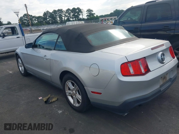 2011 Ford Mustang V6 with VIN 1ZVBP8EM8B5118122, listed as a IAAI auction lot 42644272 with 171,930 mi miles and . Bid and sale history available at DreamBid. Image 3.