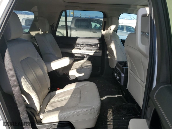 2019 Ford Expedition Max Platinum with VIN 1FMJK1MT0KEA24924, listed as a Copart auction lot 83974154 with 115,182 mi miles and Clean Title. Bid and sale history available at carsss.com. Image 11.