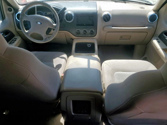 2005 Ford Expedition Special Service with VIN 1FMPU15545LA85990, listed as a Copart auction lot 48691405 with 293,357 mi miles and Salvage Title. Bid and sale history available at carsss.com. Image 8.