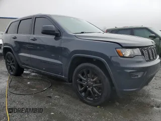 2017 Jeep Grand Cherokee Laredo with VIN 1C4RJEAG4HC773920, listed as a Copart auction lot 45137365 with 124,011 mi miles and Salvage Title. Bid and sale history available at carsss.com. Image 4.