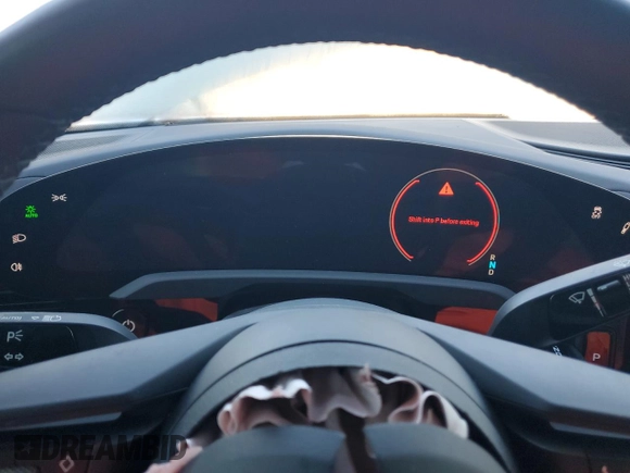 2021 Porsche Taycan z VIN WP0AA2Y14MSA18735, wystawiony jako Copart lot #43588095 z przebiegiem Nie podano mil oraz Szkody całkowita. Historia ofert i sprzedaży dostępna na DreamBid. Obrazek 9.