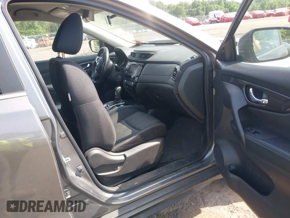 2019 Nissan Rogue SV with VIN JN8AT2MVXKW379512, listed as a IAAI auction lot 39550823 with 72,227 mi miles. Bid and sale history available at carsss.com. Image 5.