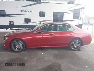 2019 Mercedes-Benz E 300 z VIN WDDZF4KB3KA489637, wystawiony jako IAAI lot #42053019 z przebiegiem 106 779 mil mil oraz . Historia ofert i sprzedaży dostępna na DreamBid. Obrazek 15.