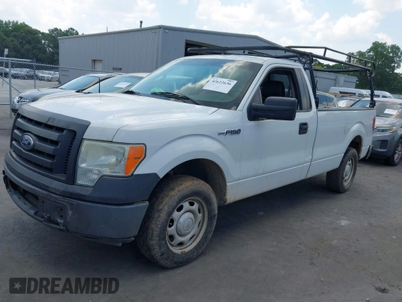 2010 Ford F-150 XL z VIN 1FTMF1CW5AKE62744, wystawiony jako IAAI lot #42622636 z przebiegiem 297 240 mil mil oraz . Historia ofert i sprzedaży dostępna na DreamBid. Obrazek 2.