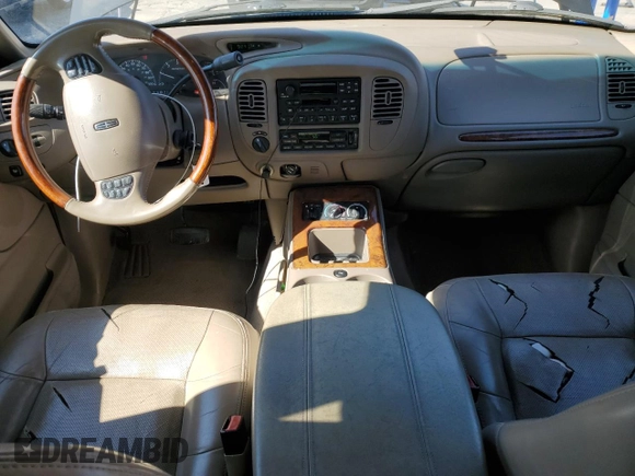 2002 Lincoln Navigator z VIN 5LMFU28R42LJ11223, wystawiony jako Copart lot #57127995 z przebiegiem 170 321 mil mil oraz Szkoda całkowita • Salvage title. Historia ofert i sprzedaży dostępna na DreamBid. Obrazek 8.