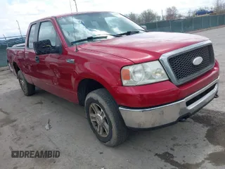 2008 Ford F-150 XLT with VIN 1FTPX14V88FA88276, listed as a IAAI auction lot 42059951 with 191,581 mi miles. Bid and sale history available at carsss.com. Image 1.