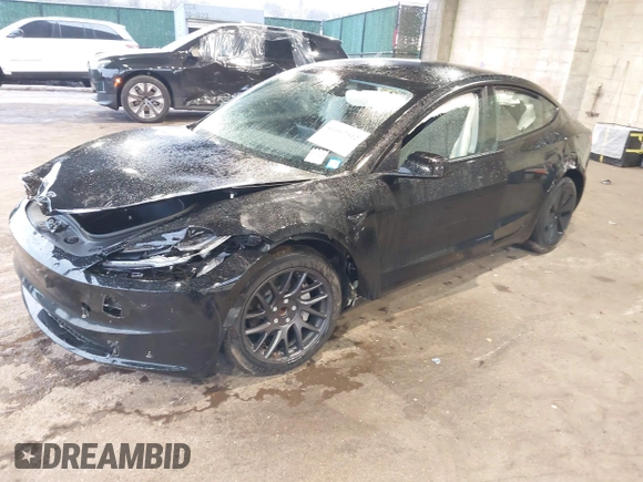 2025 Tesla Model 3 Long Range z VIN 5YJ3E1EA2SF909755, wystawiony jako IAAI lot #41667912 z przebiegiem 1 927 mil mil oraz . Historia ofert i sprzedaży dostępna na DreamBid. Obrazek 17.