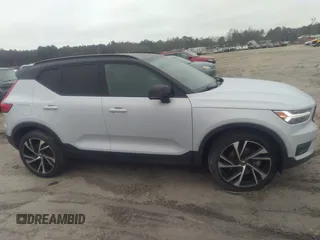 2020 Volvo XC40 R-Design с VIN YV4162UM2L2305405, выставлен на аукционе IAAI как лот 41531111 с пробегом 82 352 миль миль и . История ставок и продаж доступна на DreamBid. Изображение 13.