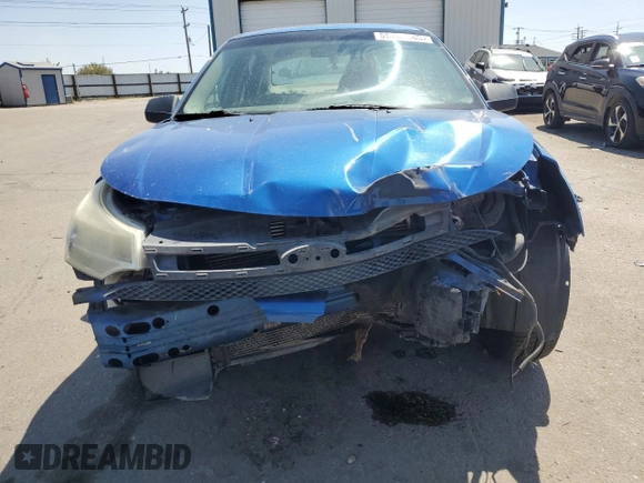 2010 Ford Focus S z VIN 1FAHP3EN4AW138245, wystawiony jako Copart lot #55162365 z przebiegiem 141 703 mil mil oraz Szkody całkowita. Historia ofert i sprzedaży dostępna na DreamBid. Obrazek 5.
