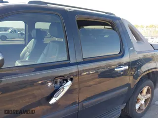 2008 Chevrolet Avalanche LS with VIN 3GNFK12308G224448, listed as a IAAI auction lot 41477612 with 208,365 mi miles. Bid and sale history available at carsss.com. Image 6.