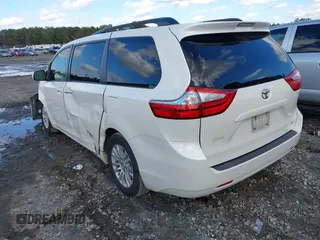 2017 Toyota Sienna XLE Auto Access Seat with VIN 5TDYZ3DC8HS766601, listed as a IAAI auction lot 41232878 with 133,861 mi miles. Bid and sale history available at carsss.com. Image 3.
