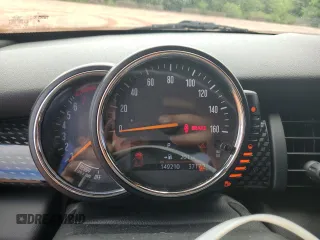 2015 MINI Hardtop 4 Door S z VIN WMWXU3C5XF2B56037, wystawiony jako Copart lot #56588425 z przebiegiem 149 210 mil mil oraz Szkoda całkowita • Salvage title. Historia ofert i sprzedaży dostępna na DreamBid. Obrazek 9.