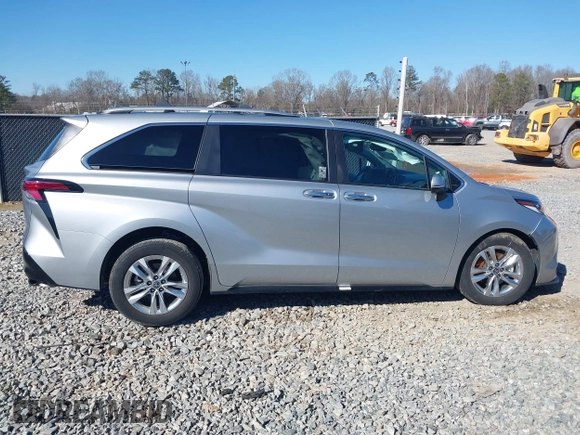 2022 Toyota Sienna Limited with VIN 5TDZRKECXNS136443, listed as a IAAI auction lot 41353097 with 20,568 mi miles and . Bid and sale history available at DreamBid. Image 13.