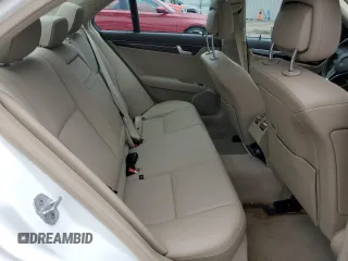 2013 Mercedes-Benz C 250 Sport z VIN WDDGF4HB3DG093576, wystawiony jako Copart lot #58558385 z przebiegiem 68 004 mil mil oraz Szkoda całkowita • Salvage title. Historia ofert i sprzedaży dostępna na DreamBid. Obrazek 10.