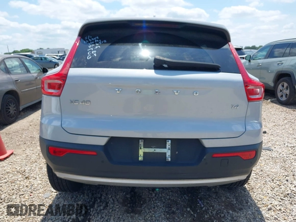 2021 Volvo XC40 Momentum z VIN YV4AC2HK4M2486512, wystawiony jako IAAI lot #42252265 z przebiegiem 56 397 mil mil oraz . Historia ofert i sprzedaży dostępna na DreamBid. Obrazek 16.