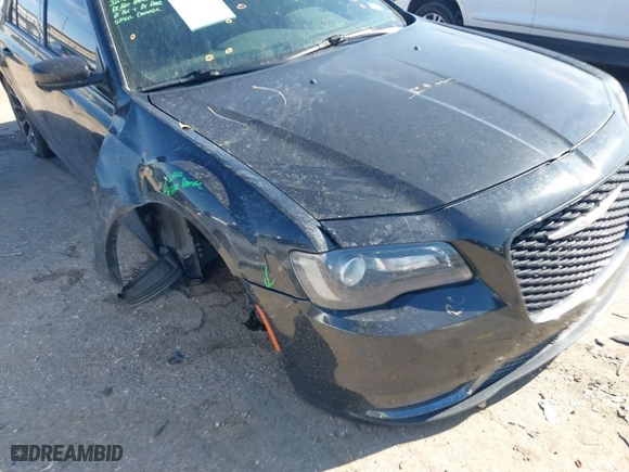 2019 Chrysler 300 with VIN 2C3CCABG1KH516178, listed as a IAAI auction lot 41403069 with NaN miles. Bid and sale history available at carsss.com. Image 6.