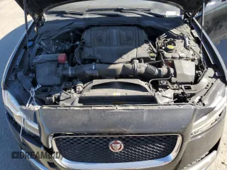 2016 Jaguar XF 35t Premium with VIN SAJBD4BV8GCY06272, listed as a Copart auction lot 72278994 with 87,824 mi miles and Salvage Title. Bid and sale history available at carsss.com. Image 11.