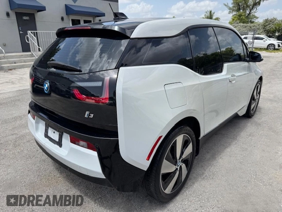 2014 BMW i3 with VIN WBY1Z2C54EV284626, listed as a Copart auction lot 61809165 with 27,008 mi miles and Clean title. Bid and sale history available at DreamBid. Image 3.