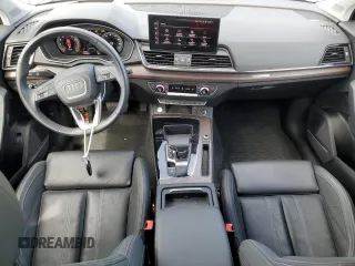 2022 Audi Q5 S line Prestige with VIN WA1FAAFY7N2111029, listed as a Copart auction lot 61124405 with 28,442 mi miles and Salvage title. Bid and sale history available at DreamBid. Image 8.