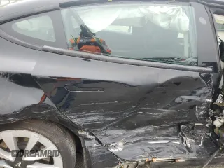2022 Tesla Model 3 z VIN 5YJ3E1EA9NF285649, wystawiony jako Copart lot #59193635 z przebiegiem Nie podano mil oraz Szkoda całkowita • Salvage title. Historia ofert i sprzedaży dostępna na DreamBid. Obrazek 10.