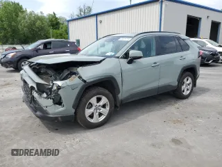 2020 Toyota RAV4 XLE with VIN 2T3P1RFV0LW130251, listed as a Copart auction lot 60625775 with 82,985 mi miles and Salvage title. Bid and sale history available at DreamBid. Image 1.