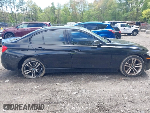 2015 BMW 3 Series 328i xDrive с VIN WBA3B5G55FNS18689, выставлен на аукционе IAAI как лот 42188139 с пробегом 90 612 миль миль и . История ставок и продаж доступна на DreamBid. Изображение 13.