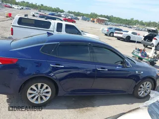 2018 Kia Optima EX with VIN 5XXGU4L32JG261985, listed as a IAAI auction lot 42083868 with 33,264 mi miles and . Bid and sale history available at carsss.com. Image 13.
