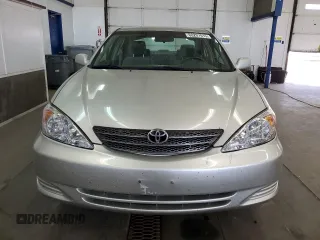 2004 Toyota Camry LE z VIN 4T1BE32K44U824314, wystawiony jako Copart lot #60207015 z przebiegiem 130 066 mil mil oraz Szkoda całkowita • Salvage title. Historia ofert i sprzedaży dostępna na DreamBid. Obrazek 5.