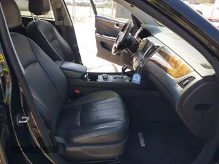 2011 Hyundai Equus Signature with VIN KMHGH4JF5BU041717, listed as a IAAI auction lot 41989423 with 175,113 mi miles and . Bid and sale history available at DreamBid. Image 5.