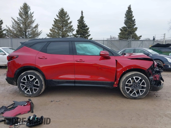 2024 Chevrolet Blazer RS z VIN 3GNKBKRS1RS219856, wystawiony jako IAAI lot #41646667 z przebiegiem 11 947 mil mil oraz . Historia ofert i sprzedaży dostępna na DreamBid. Obrazek 14.