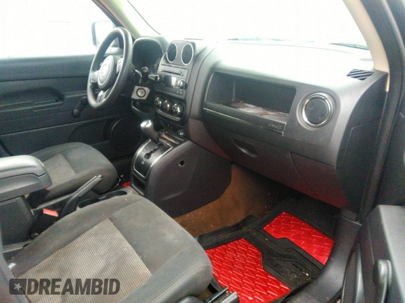 2017 Jeep Patriot Sport z VIN 1C4NJPBA7HD134509, wystawiony jako IAAI lot #41293033 z przebiegiem 143 854 mil mil oraz . Historia ofert i sprzedaży dostępna na DreamBid. Obrazek 5.