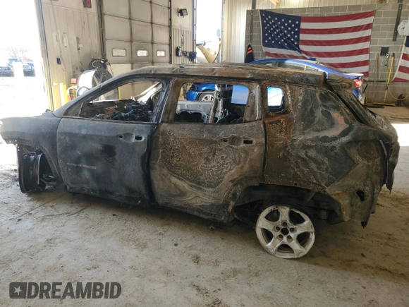 2022 Jeep Compass Sport z VIN 3C4NJDAB5NT221131, wystawiony jako Copart lot #43779025 z przebiegiem Nie podano mil oraz Nie do naprawy • Non repairable. Historia ofert i sprzedaży dostępna na DreamBid. Obrazek 2.