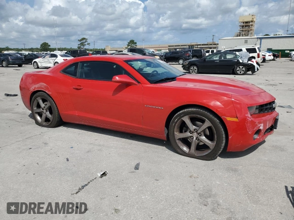 2013 Chevrolet Camaro LT z VIN 2G1FC1E3XD9126848, wystawiony jako Copart lot #59735855 z przebiegiem 194 119 mil mil oraz Szkoda całkowita • Salvage title. Historia ofert i sprzedaży dostępna na DreamBid. Obrazek 4.