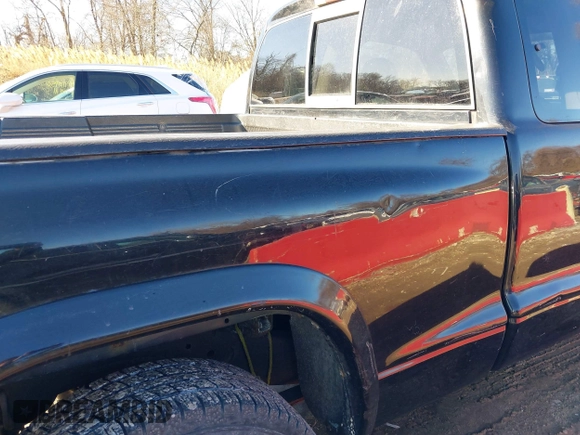 2004 Dodge Dakota Sport with VIN 1D7HG32N24S518815, listed as a IAAI auction lot 41408182 with 267,160 mi miles. Bid and sale history available at carsss.com. Image 15.