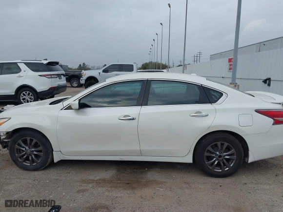 2015 Nissan Altima 2.5 with VIN 1N4AL3AP2FC457477, listed as a IAAI auction lot 41787048 with 122,468 mi miles. Bid and sale history available at carsss.com. Image 15.