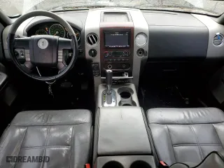 2006 Lincoln Mark LT with VIN 5LTPW18526FJ21053, listed as a Copart auction lot 80379184 with 210,314 mi miles and Clean Title. Bid and sale history available at carsss.com. Image 8.