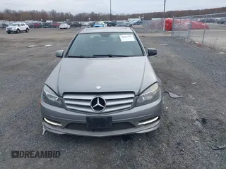 2011 Mercedes-Benz C 300 Sport z VIN WDDGF8BB8BR143194, wystawiony jako IAAI lot #40863424 z przebiegiem 223 872 mil mil oraz . Historia ofert i sprzedaży dostępna na DreamBid. Obrazek 12.