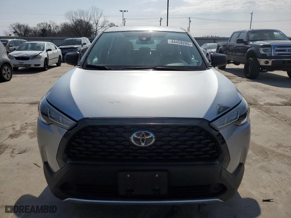 2022 Toyota Corolla Cross L with VIN 7MUAAAAG3NV012527, listed as a Copart auction lot 44458285 with 27,792 mi miles and Salvage Title. Bid and sale history available at carsss.com. Image 5.