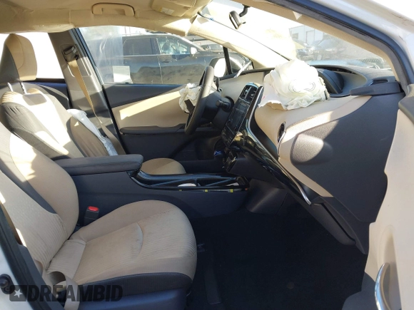 2016 Toyota Prius Four with VIN JTDKARFU4G3525589, listed as a IAAI auction lot 41612929 with 197,114 mi miles. Bid and sale history available at carsss.com. Image 5.