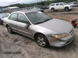 1998 Honda Accord EX z VIN 1HGCG1652WA075868, wystawiony jako IAAI lot #42240662 z przebiegiem 237 034 mil mil oraz . Historia ofert i sprzedaży dostępna na DreamBid. Obrazek 1.