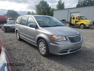 2016 Chrysler Town & Country Touring with VIN 2C4RC1BG4GR282061, listed as a Copart auction lot 68726324 with 139,247 mi miles and Clean Title. Bid and sale history available at DreamBid. Image 4.