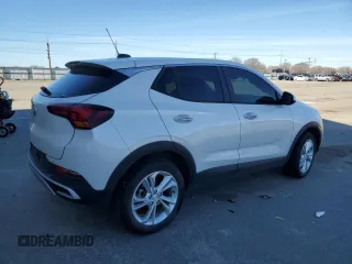 2021 Buick Encore GX Preferred z VIN KL4MMCSL1MB177143, wystawiony jako Copart lot #50397295 z przebiegiem 27 186 mil mil oraz Szkoda całkowita • Salvage title. Historia ofert i sprzedaży dostępna na DreamBid. Obrazek 3.