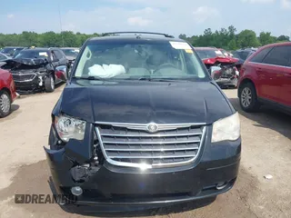 2008 Chrysler Town & Country Touring с VIN 2A8HR54P38R133357, выставлен на аукционе IAAI как лот 42514872 с пробегом 159 240 миль миль и . История ставок и продаж доступна на DreamBid. Изображение 12.