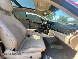 2012 Mercedes-Benz E 350 с VIN WDDKJ5KB3CF141699, выставлен на аукционе Copart как лот 61508525 с пробегом 135 080 миль миль и Чистый • Clean title. История ставок и продаж доступна на DreamBid. Изображение 5.