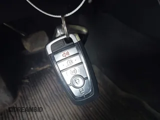 2021 Ford Explorer Limited z VIN 1FM5K8FW6MNA11597, wystawiony jako IAAI lot #42008997 z przebiegiem 70 715 mil mil oraz . Historia ofert i sprzedaży dostępna na DreamBid. Obrazek 11.