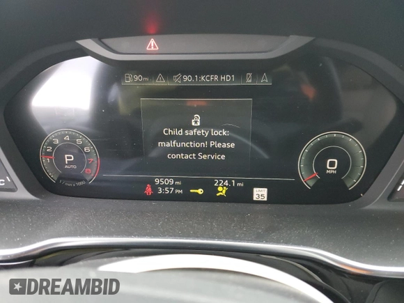 2024 Audi Q3 S line Premium Plus z VIN WA1EECF38R1019391, wystawiony jako Copart lot #47124395 z przebiegiem 9 509 mil mil oraz Szkoda całkowita • Salvage title. Historia ofert i sprzedaży dostępna na DreamBid. Obrazek 9.