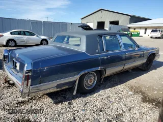 1992 Cadillac Brougham z VIN 1G6DW54E7NR707492, wystawiony jako Copart lot #79950214 z przebiegiem 263 624 mil mil oraz Tytuł czysty. Historia ofert i sprzedaży dostępna na DreamBid. Obrazek 3.