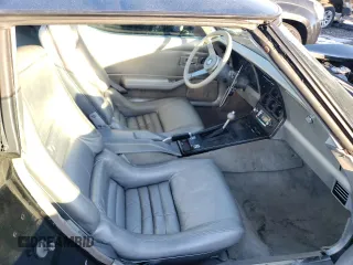 1978 Chevrolet Corvette z VIN 1Z87L8S408216, wystawiony jako Copart lot #41913715 z przebiegiem 61 929 mil mil oraz Czysty tytuł • Clean title. Historia ofert i sprzedaży dostępna na DreamBid. Obrazek 8.